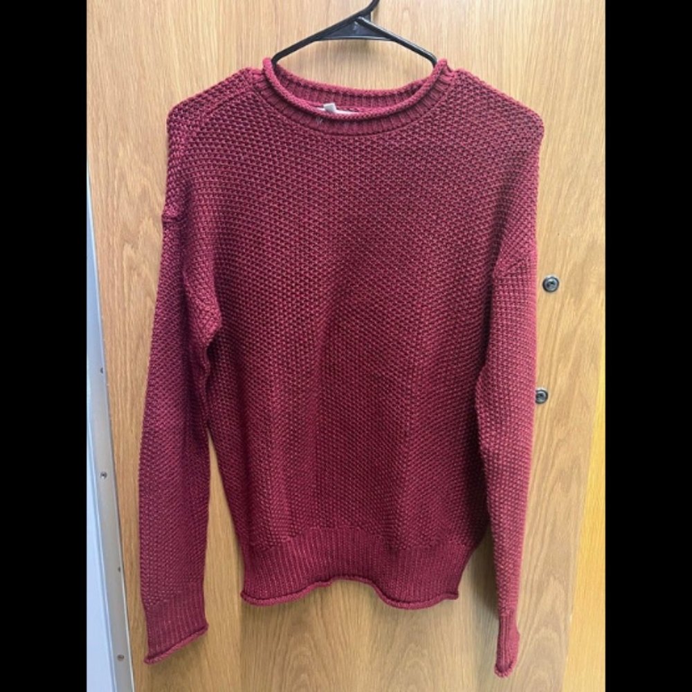Jessica Simpson red knit top
